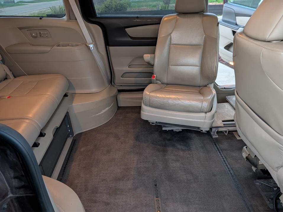 2012 Honda Odyssey - Image 8 of 13