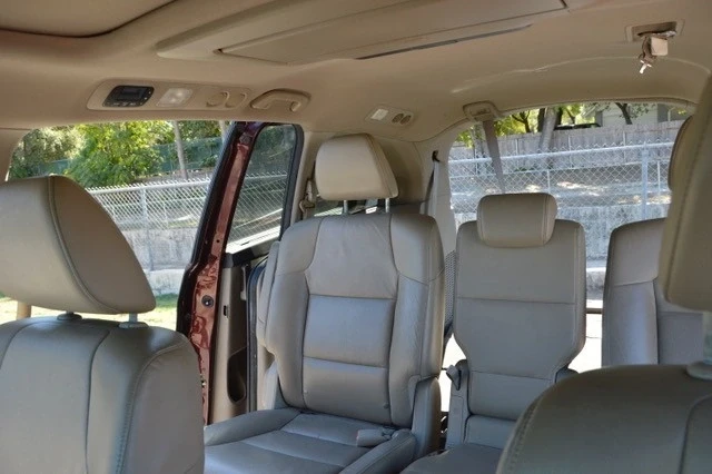 2012 Honda Odyssey - Image 10 of 21