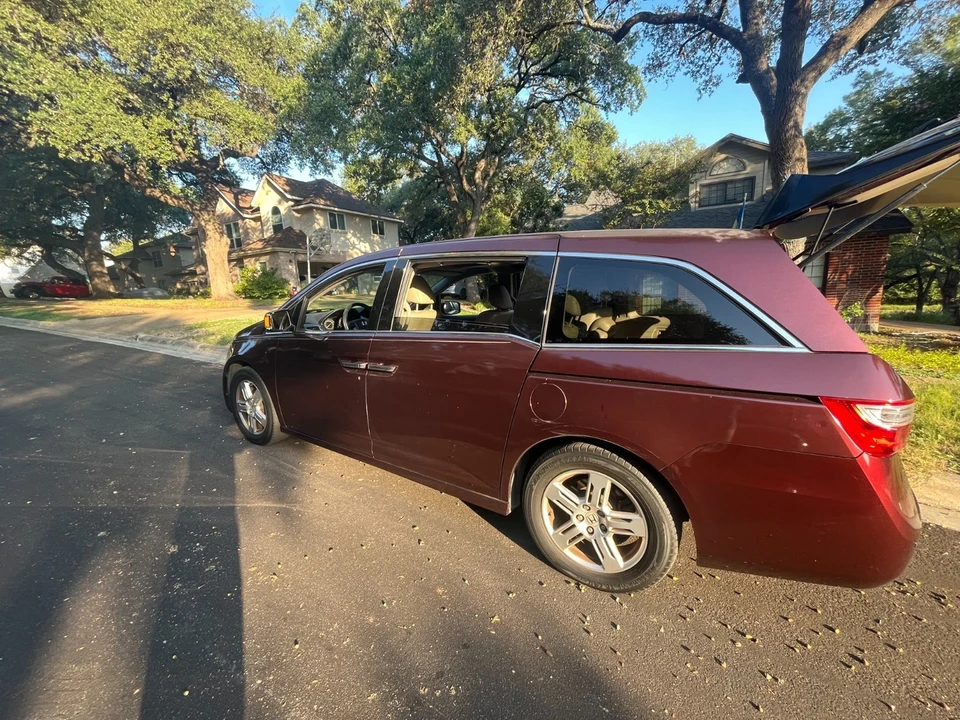 2012 Honda Odyssey - Image 19 of 21