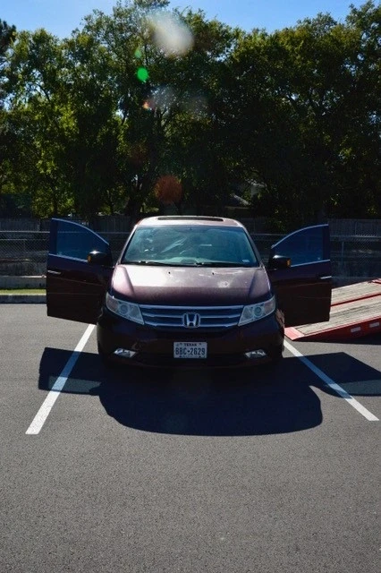 2012 Honda Odyssey - Image 2 of 21
