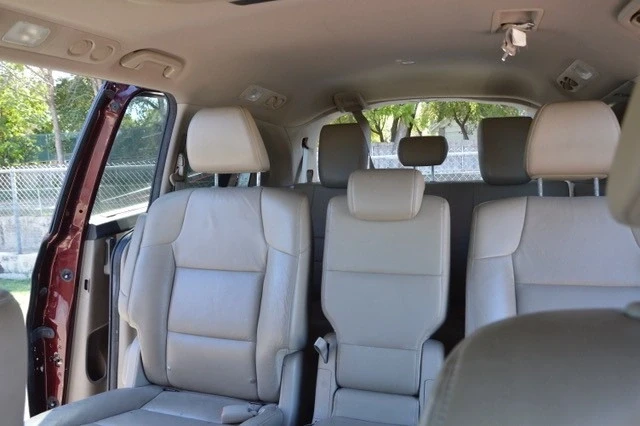 2012 Honda Odyssey - Image 11 of 21