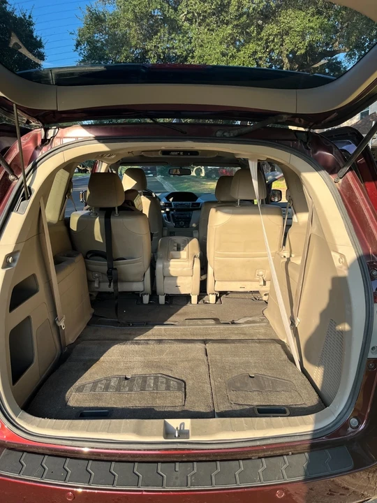 2012 Honda Odyssey - Image 18 of 21