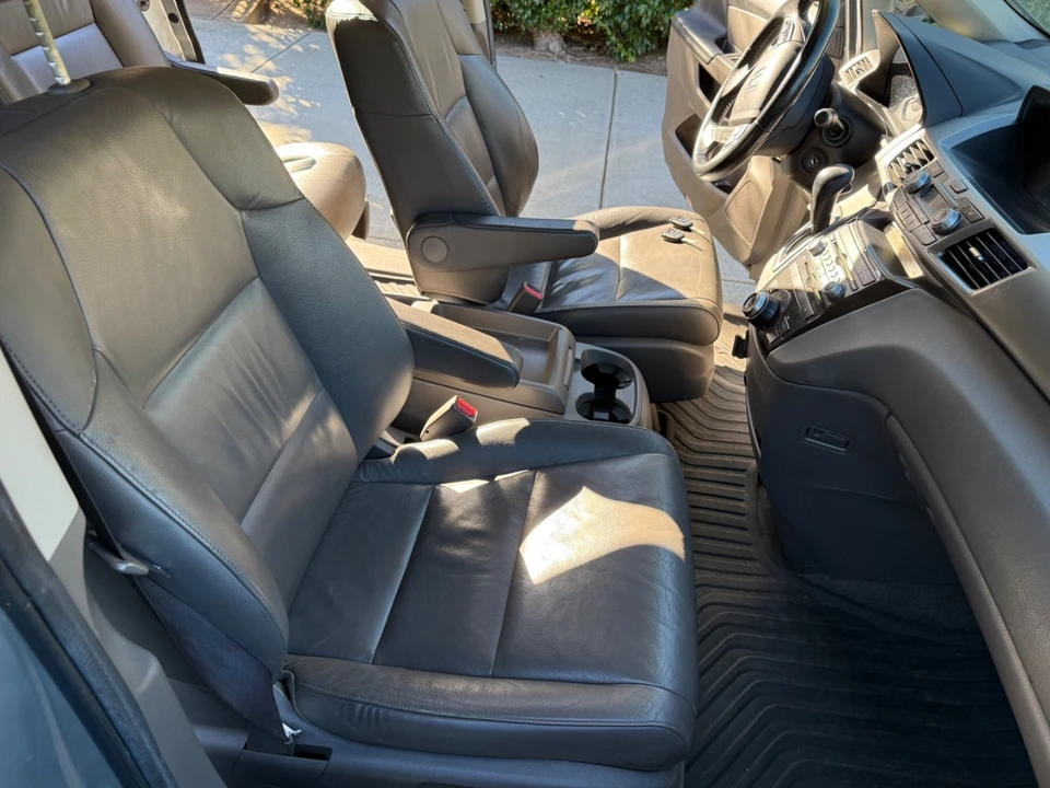 2012 Honda Odyssey - Image 3 of 20