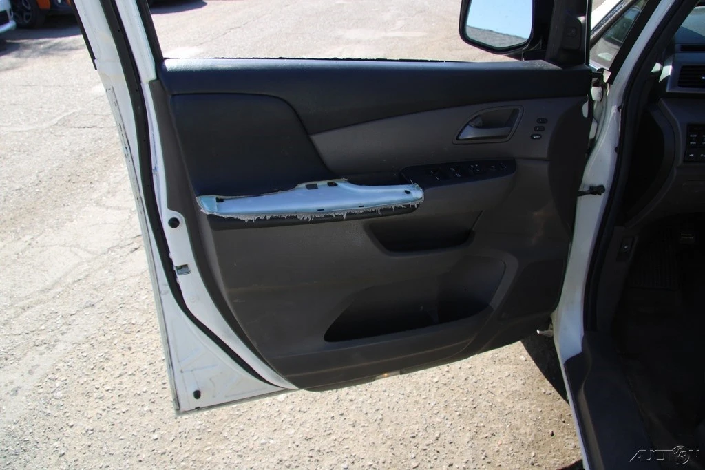 2012 Honda Odyssey - Image 15 of 21