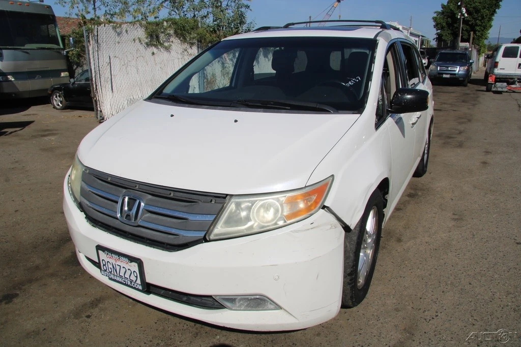 2012 Honda Odyssey - Image 2 of 21