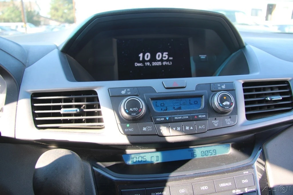 2012 Honda Odyssey - Image 16 of 21