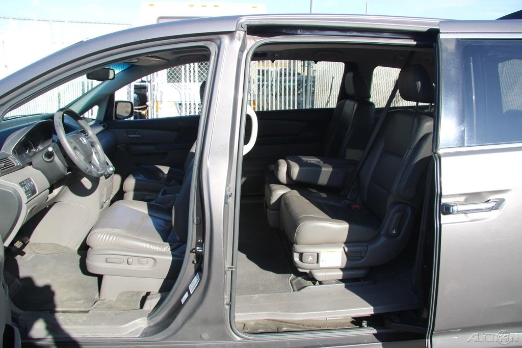 2012 Honda Odyssey - Image 18 of 21