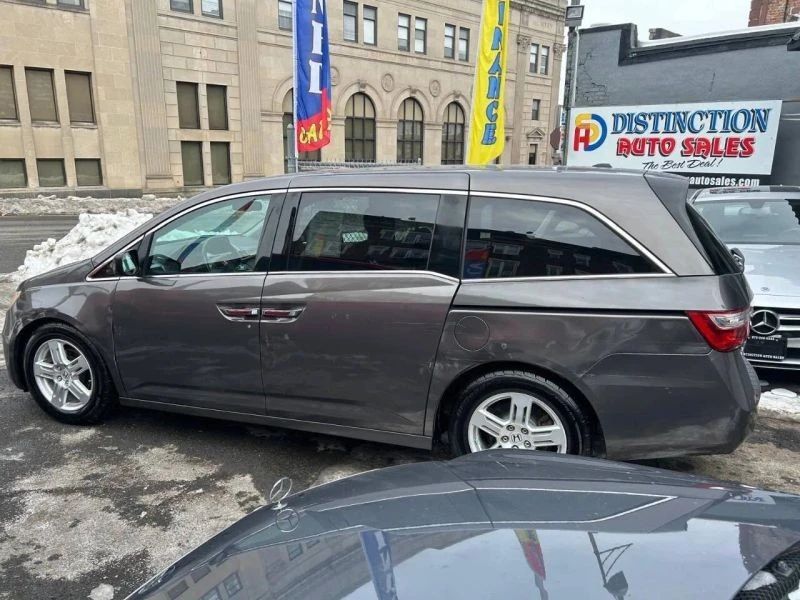 2012 Honda Odyssey - Image 2 of 12