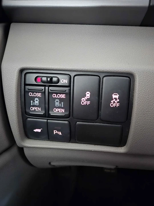 2012 Honda Odyssey - Image 17 of 20