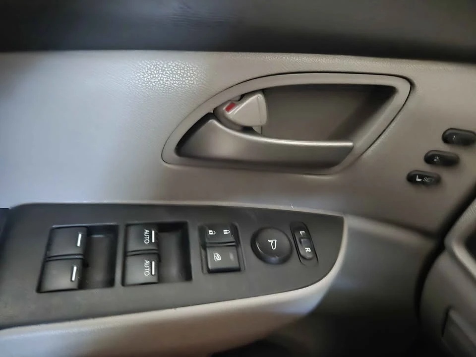 2012 Honda Odyssey - Image 16 of 20