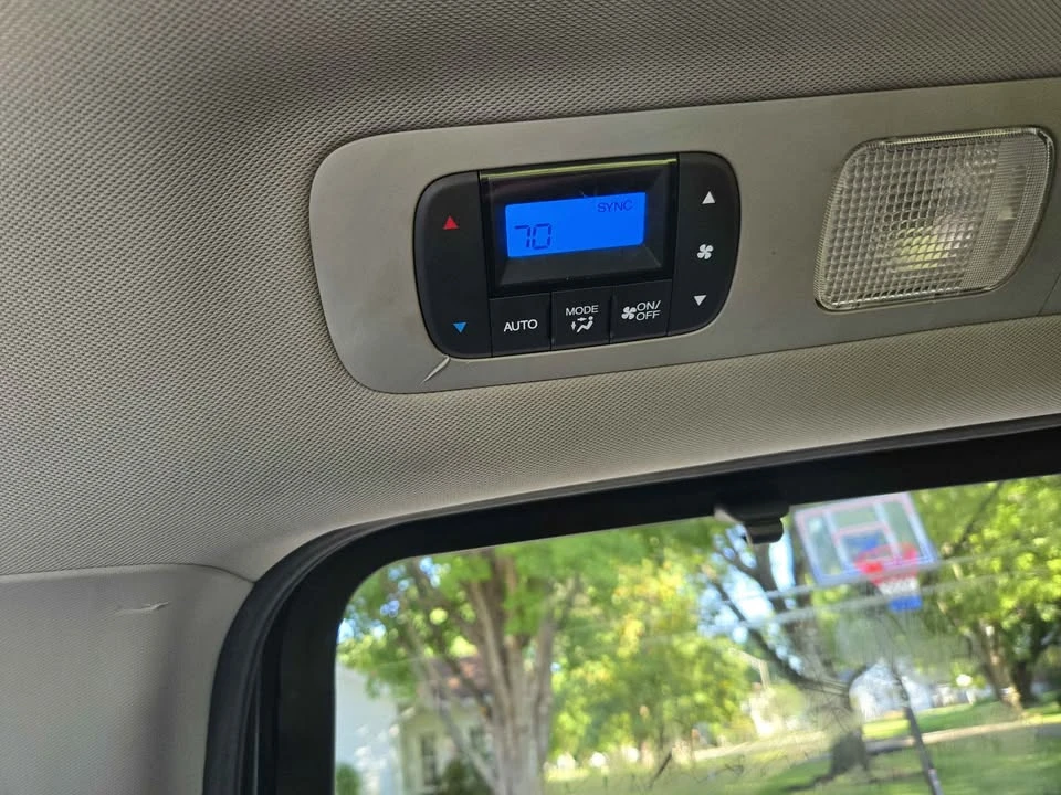 2012 Honda Odyssey - Image 15 of 20