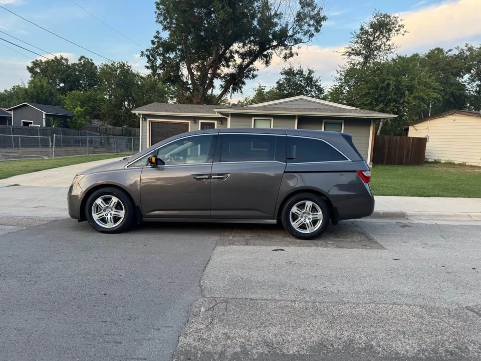 2012 Honda Odyssey - Image 11 of 11
