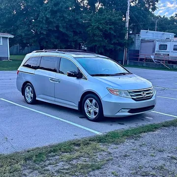 2012 Honda Odyssey Touring Minivan 4D