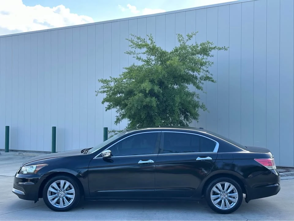 2012 Honda Accord 8th Gen - Image 3 of 17