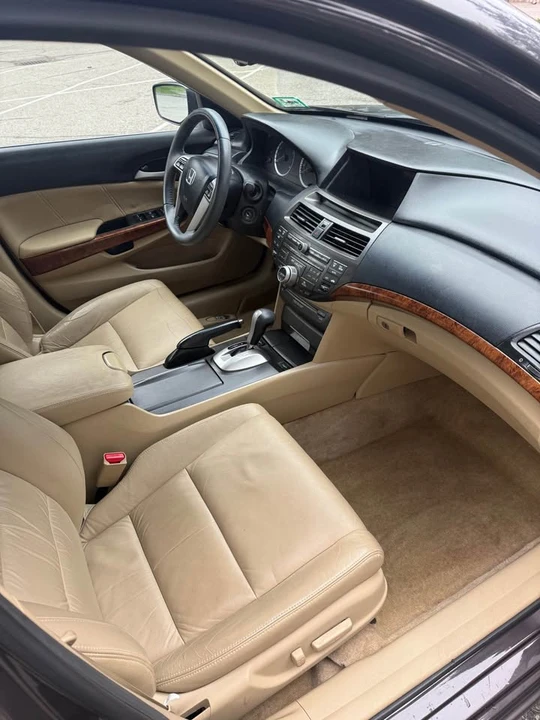 2012 Honda Accord 8th Gen - Image 10 of 20