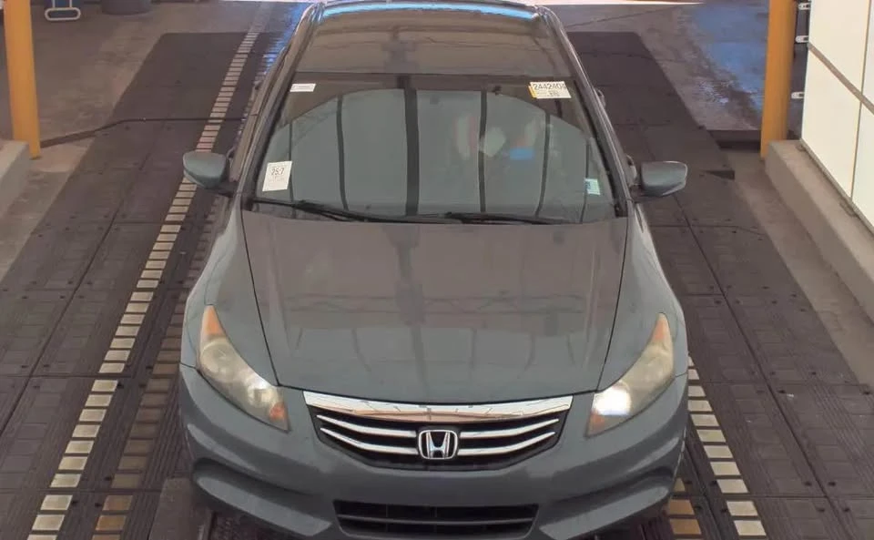 2012 Honda Accord 8th Gen - Image 2 of 10