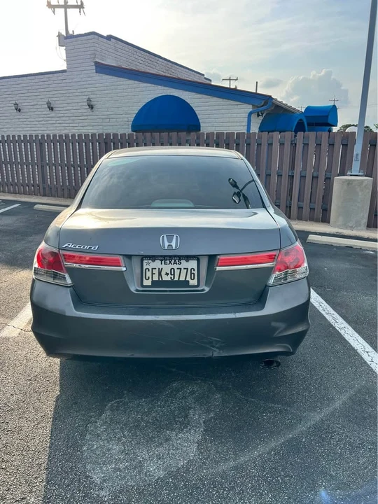 2012 Honda Accord 8th Gen - Image 3 of 10