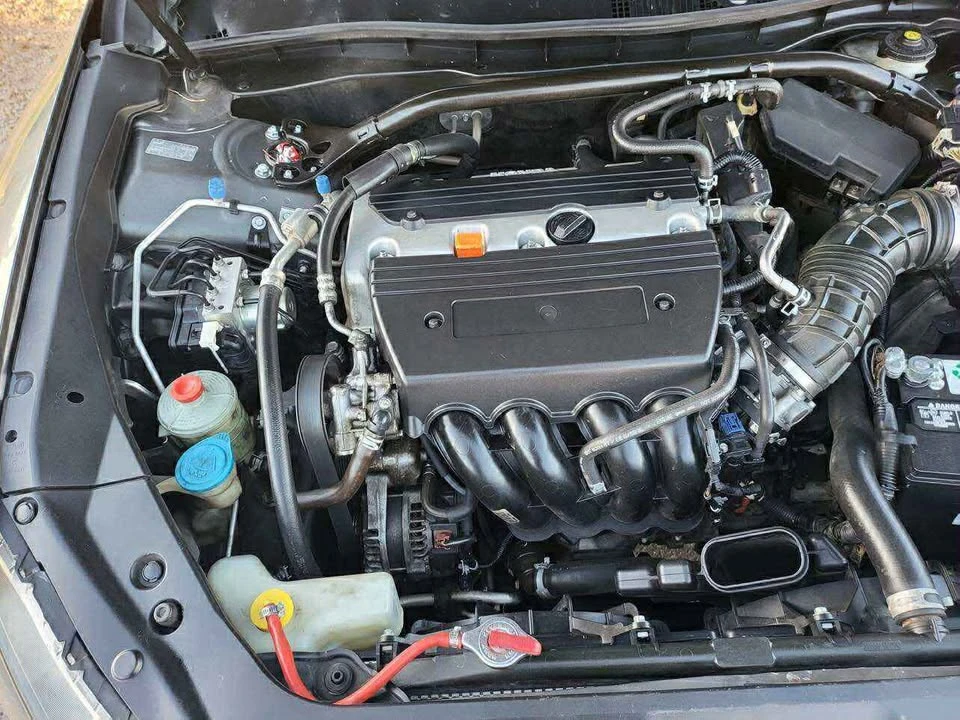 2012 Honda Accord 8th Gen - Image 2 of 4