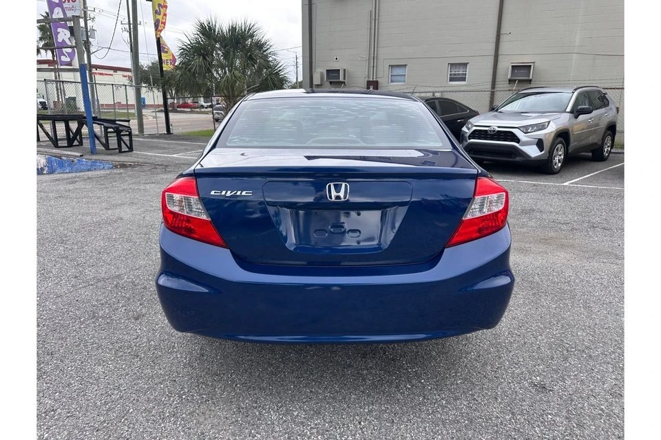2012 Honda Civic 9th Gen - Image 5 of 19