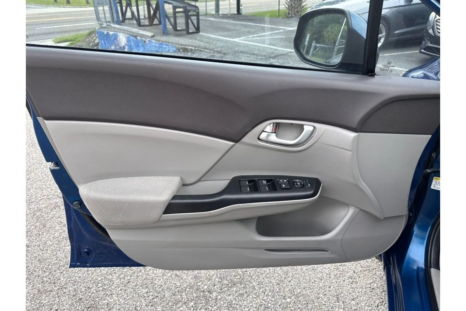 2012 Honda Civic 9th Gen - Image 8 of 19