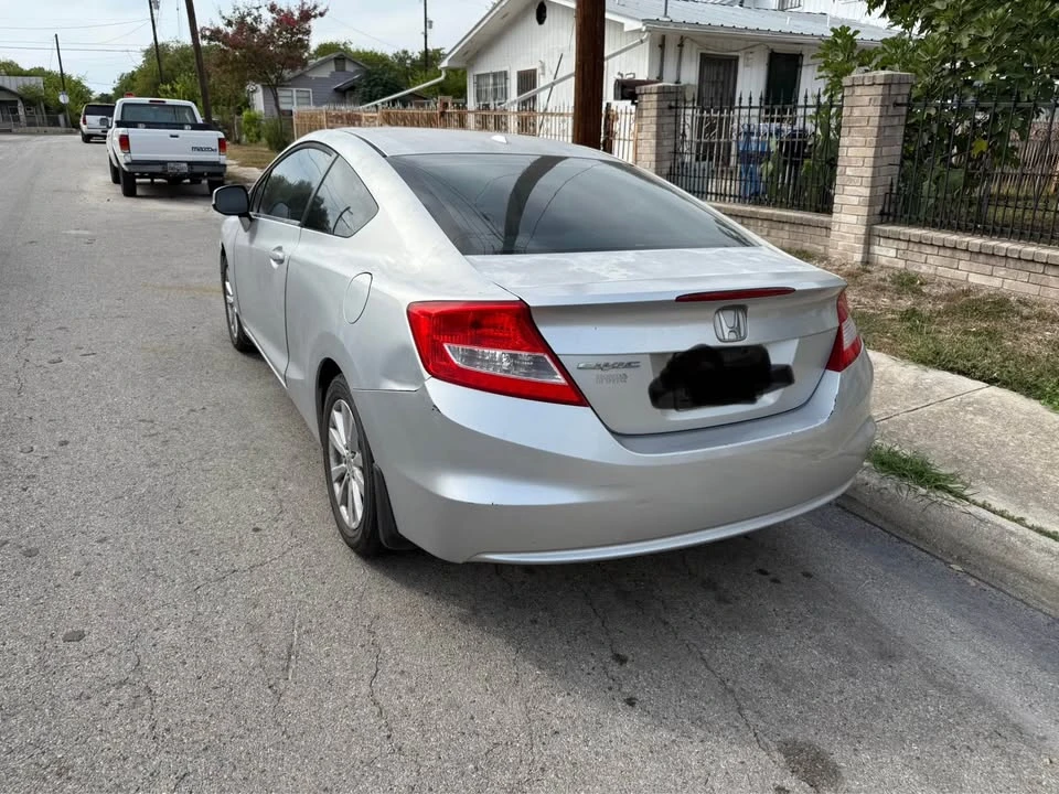 2012 Honda Civic 9th Gen - Image 2 of 5