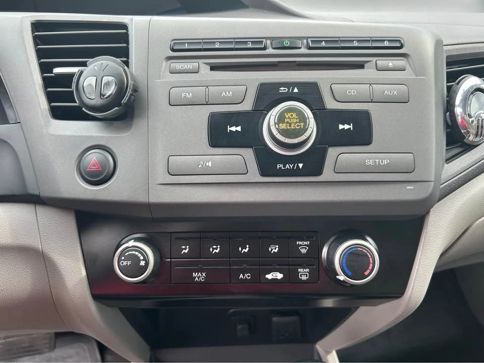 2012 Honda Civic 9th Gen - Image 9 of 12