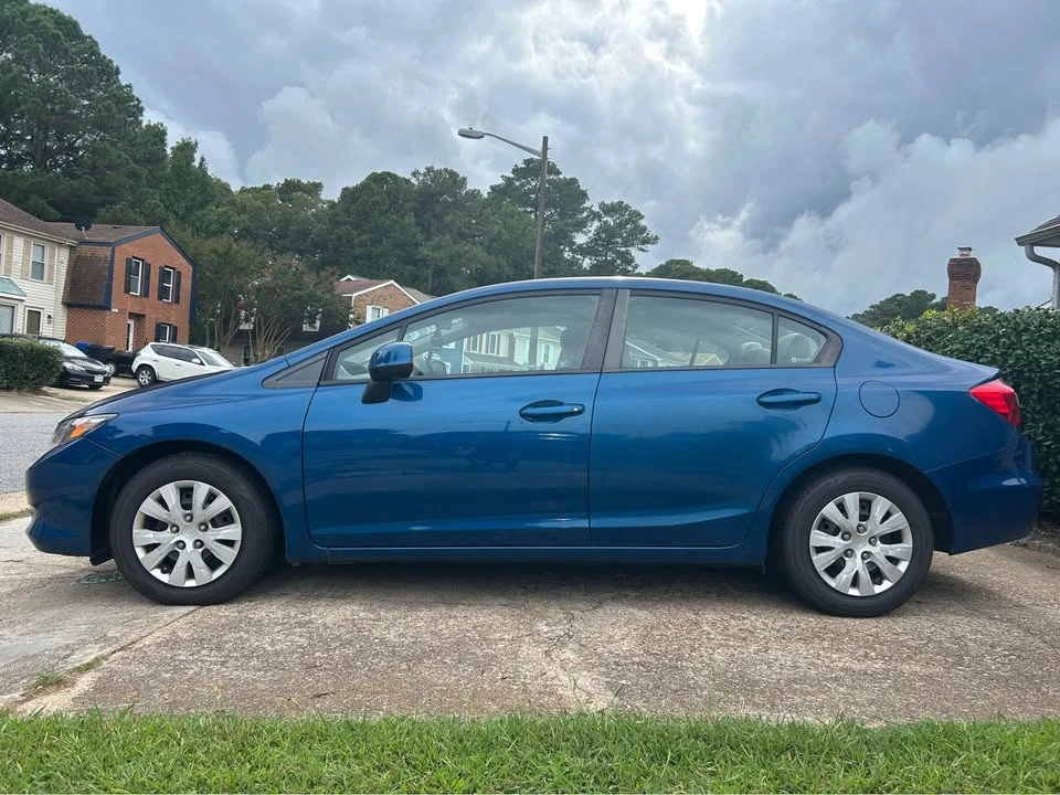2012 Honda Civic 9th Gen - Image 3 of 12