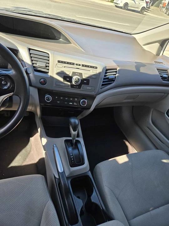 2012 Honda Civic 9th Gen - Image 6 of 10