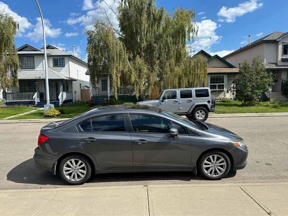 2012 Honda Civic 9th Gen - Image 2 of 7