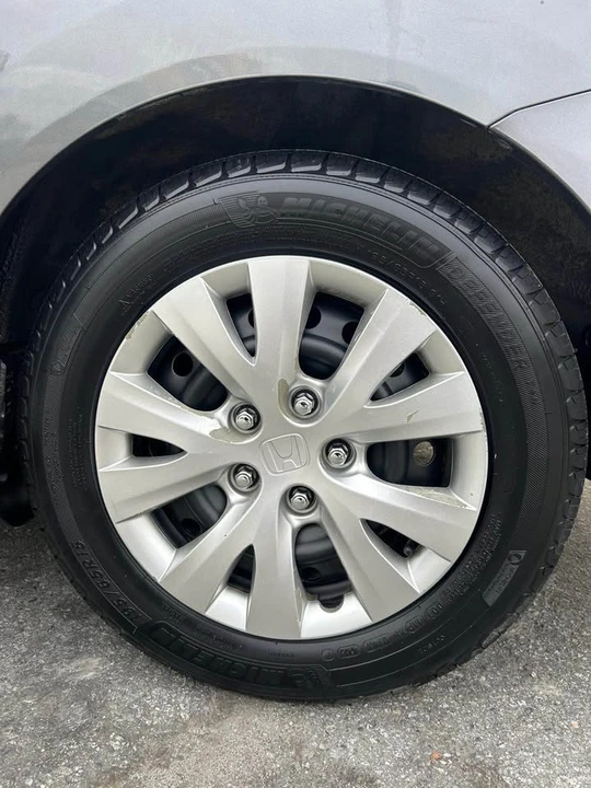 2012 Honda Civic 9th Gen - Image 13 of 15