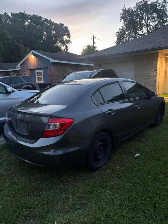 2012 Honda Civic 9th Gen - Image 2 of 4