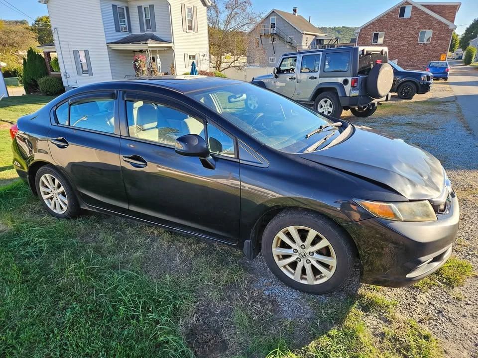2012 Honda Civic 9th Gen - Image 2 of 10