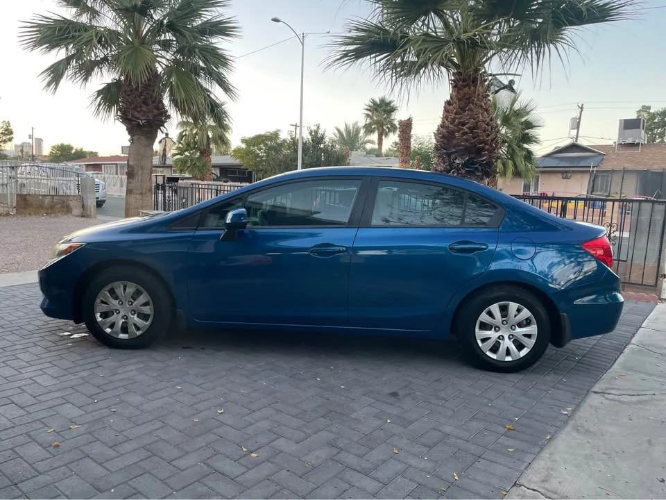 2012 Honda Civic 9th Gen - Image 2 of 7
