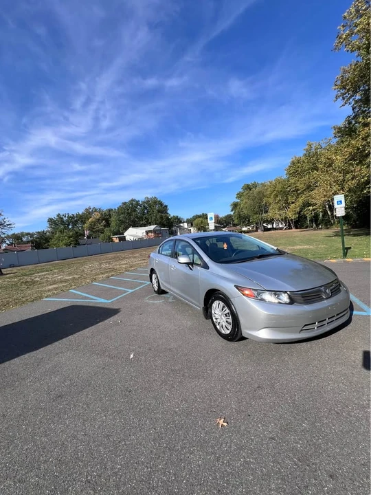 2012 Honda Civic 9th Gen - Image 2 of 16