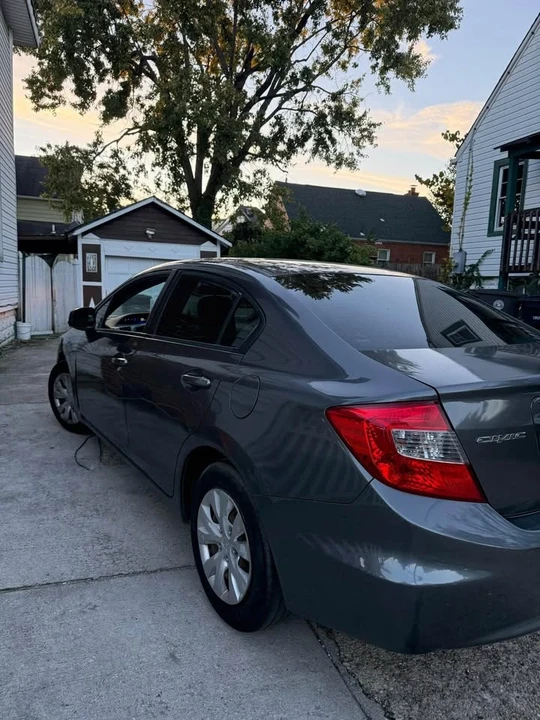 2012 Honda Civic 9th Gen - Image 2 of 8