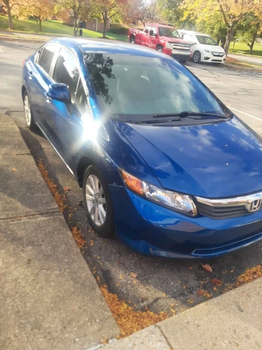 2012 Honda Civic 9th Gen - Image 2 of 17