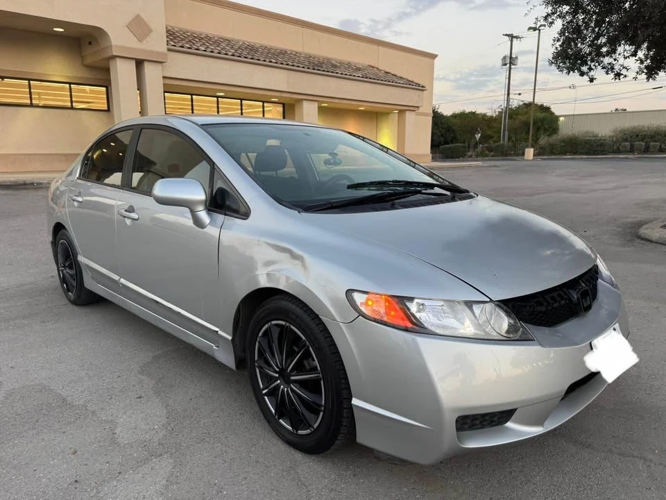 2012 Honda Civic 9th Gen - Image 2 of 7