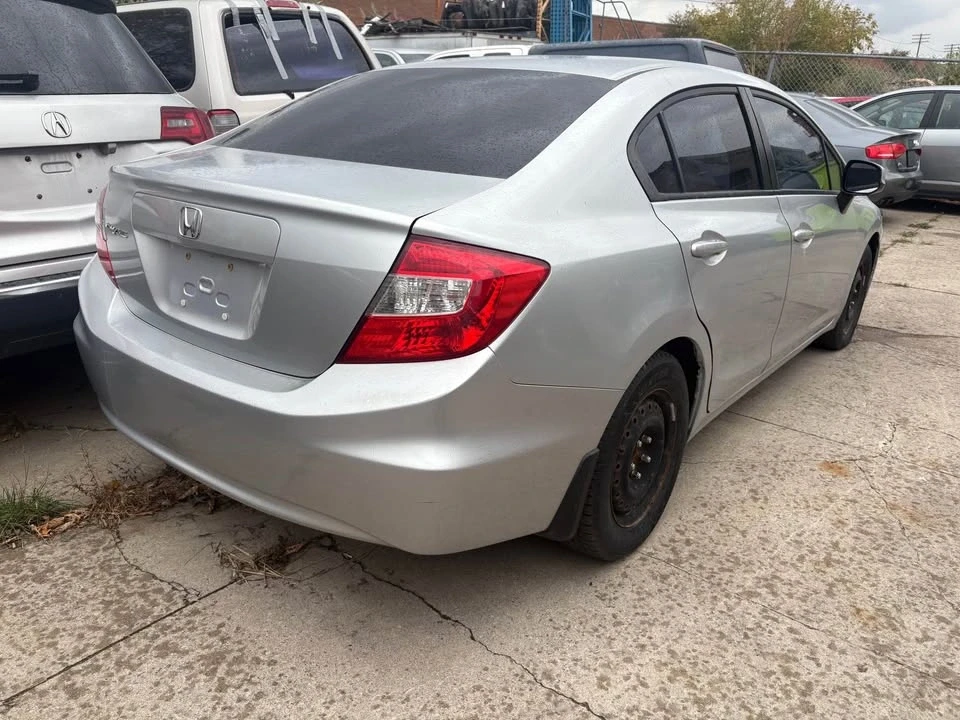 2012 Honda Civic 9th Gen - Image 3 of 4