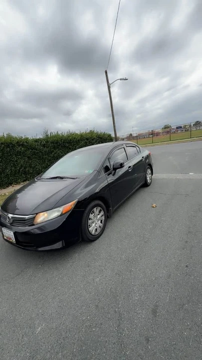 2012 Honda Civic 9th Gen - Image 2 of 8