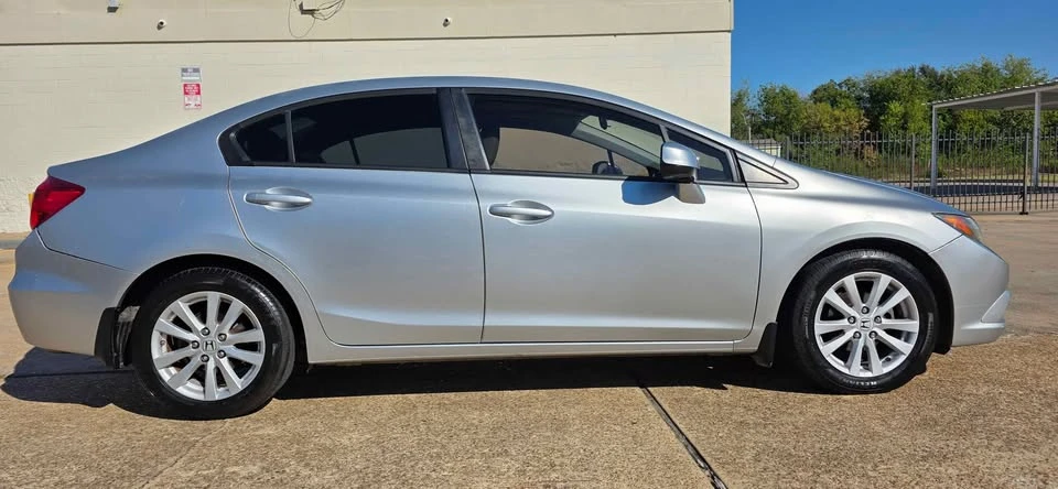 2012 Honda Civic 9th Gen - Image 9 of 20