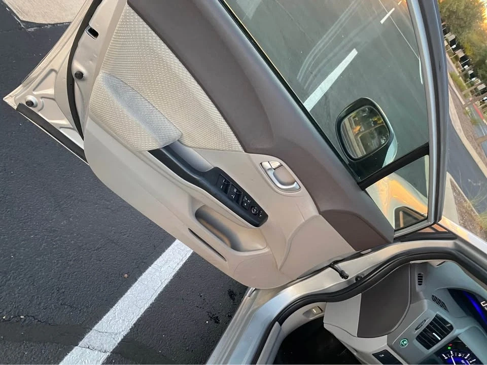 2012 Honda Civic 9th Gen - Image 9 of 20