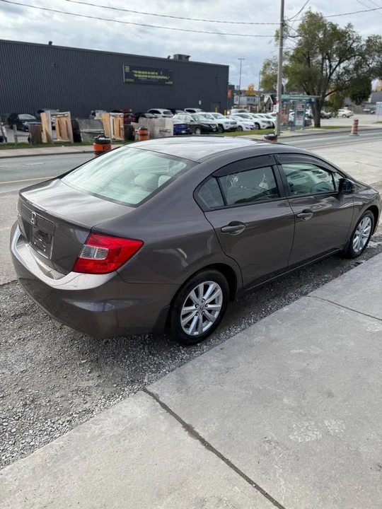 2012 Honda Civic 8th Gen - Image 5 of 15