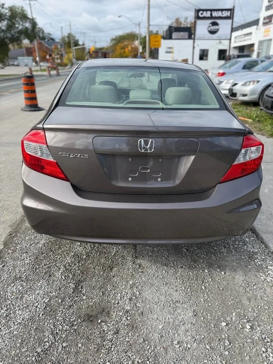 2012 Honda Civic 8th Gen - Image 4 of 15
