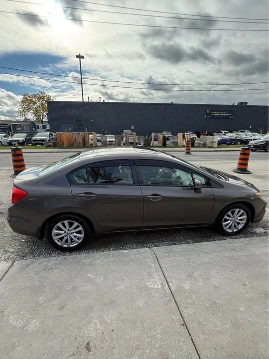 2012 Honda Civic 8th Gen - Image 6 of 15