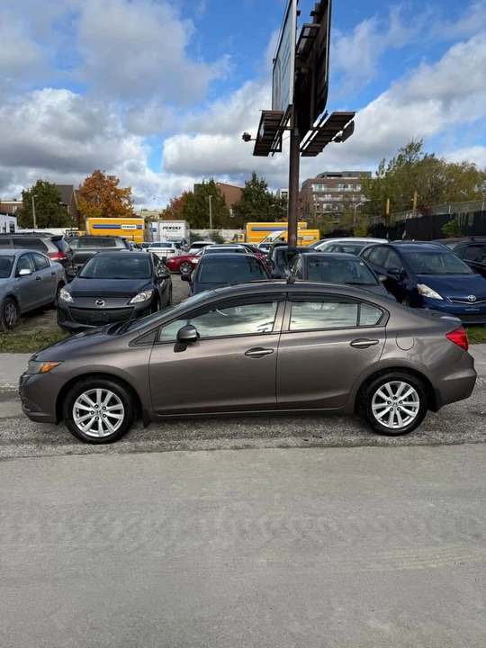 2012 Honda Civic 8th Gen - Image 2 of 15