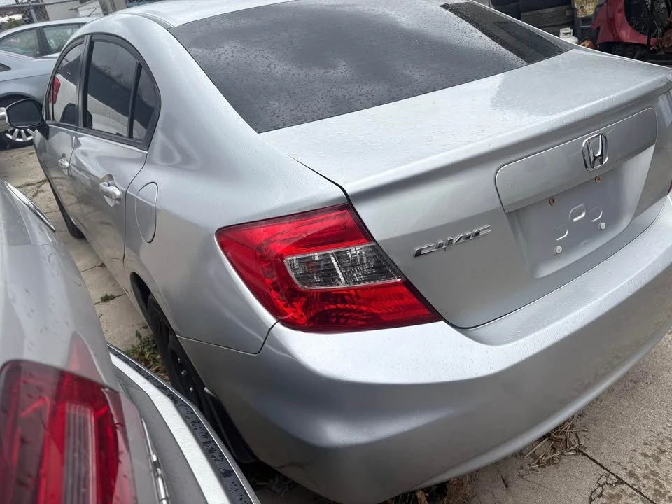2012 Honda Civic 9th Gen - Image 4 of 4