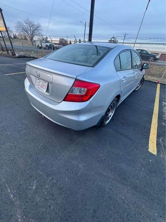 2012 Honda Civic 9th Gen - Image 2 of 11
