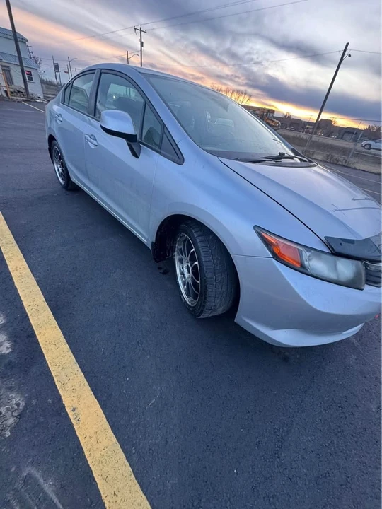 2012 Honda Civic 9th Gen - Image 4 of 11
