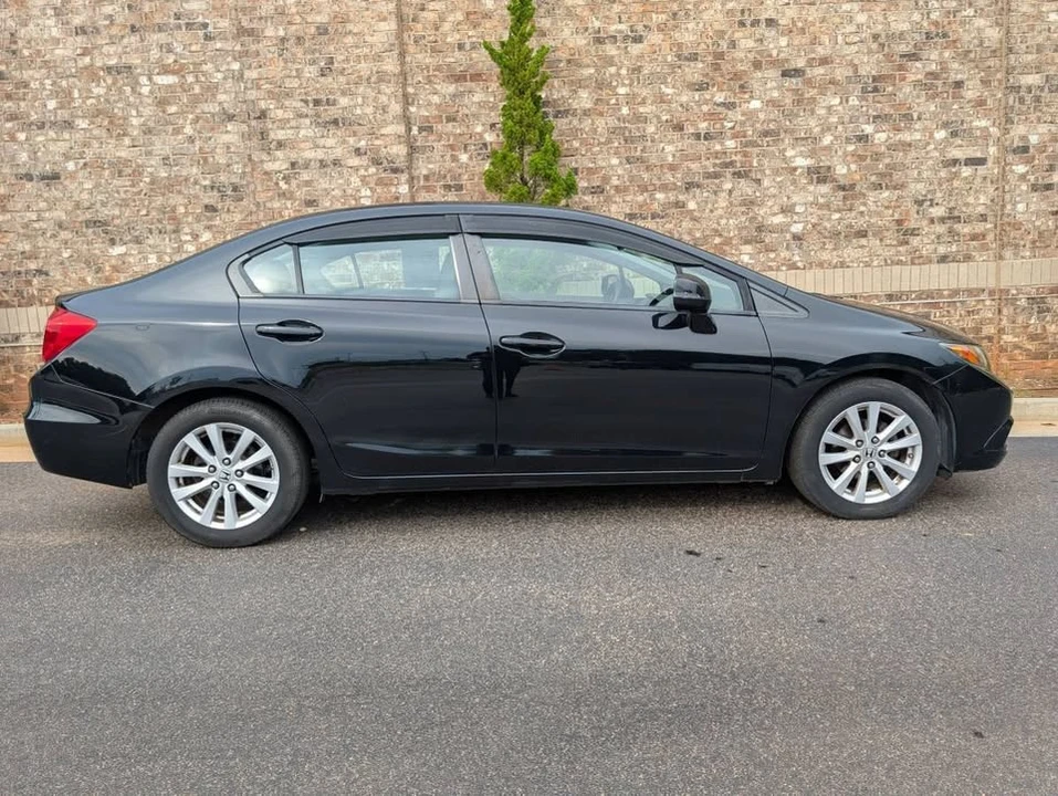 2012 Honda Civic 9th Gen - Image 3 of 13