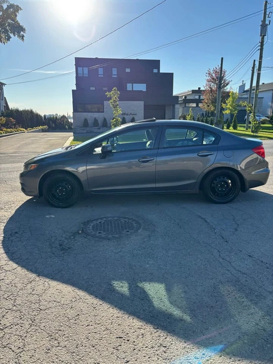 2012 Honda Civic 9th Gen - Image 2 of 9